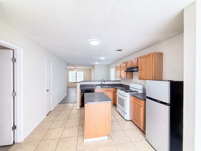 Building Photo - 1023 Verde Trails Dr