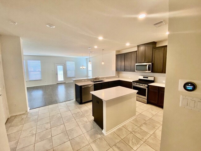 Building Photo - Live on the Golf Course at Star Ranch!! 4B...