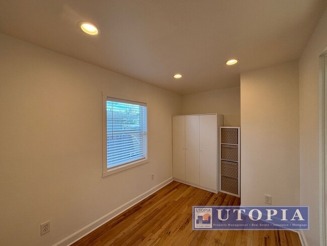 Building Photo - Charming, Sun-Filled 2BD/1BA Home on Quiet...