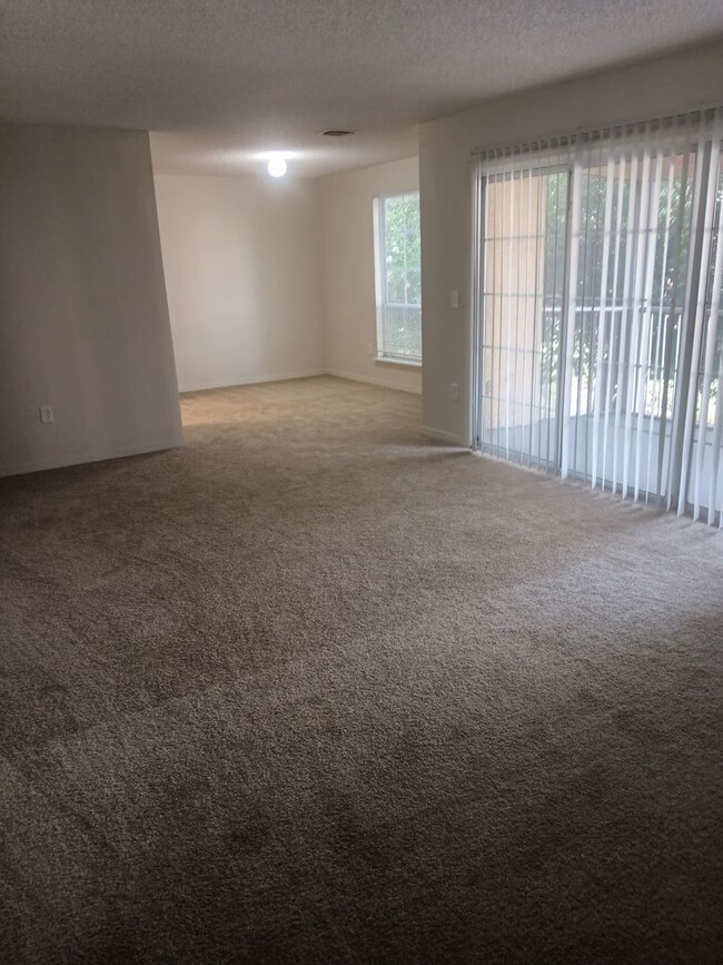 Building Photo - 2 BEDROOM 2 BATHROOM CONDO AVAILABLE FOR R...