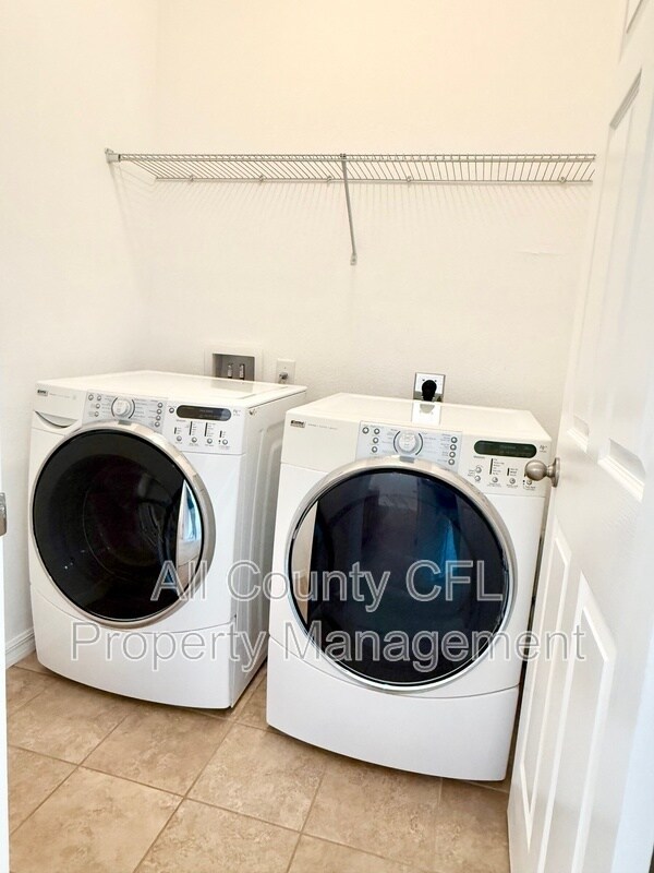 Building Photo - 619 Fortanini Cir