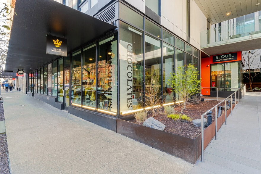 Building Photo - 1900 1st Ave