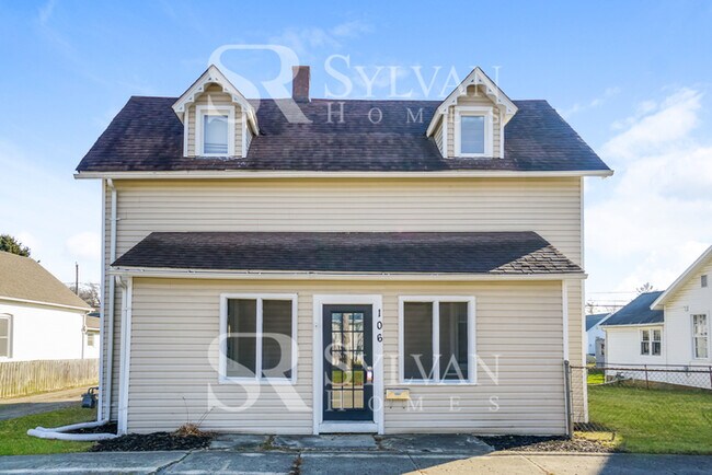 Primary Photo - Enjoy living the good life in this 3 bedro...