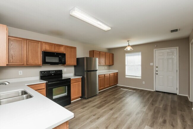 Building Photo - 1924 Kittredge Way