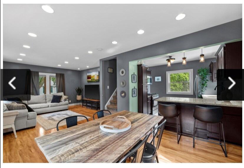 Dining Room - 10922 W Wells St