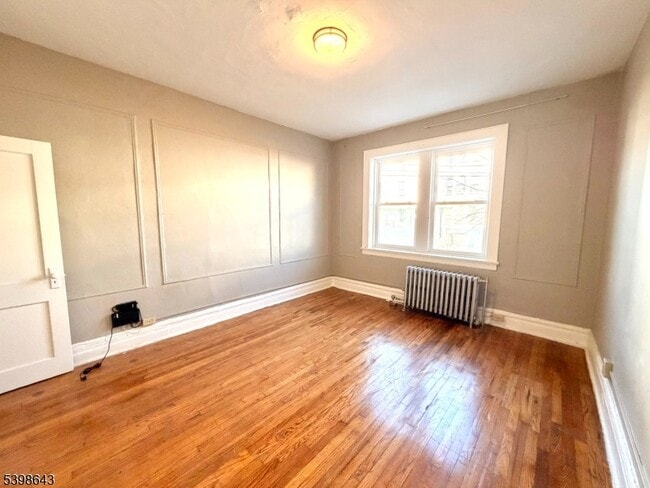 Building Photo - 16 Irving St