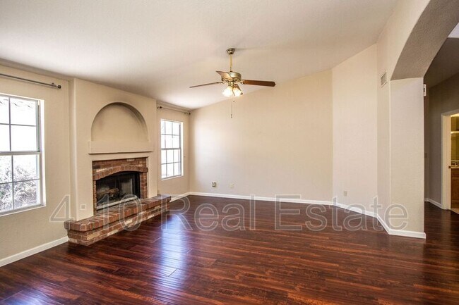 Building Photo - 16221 S 34th Way