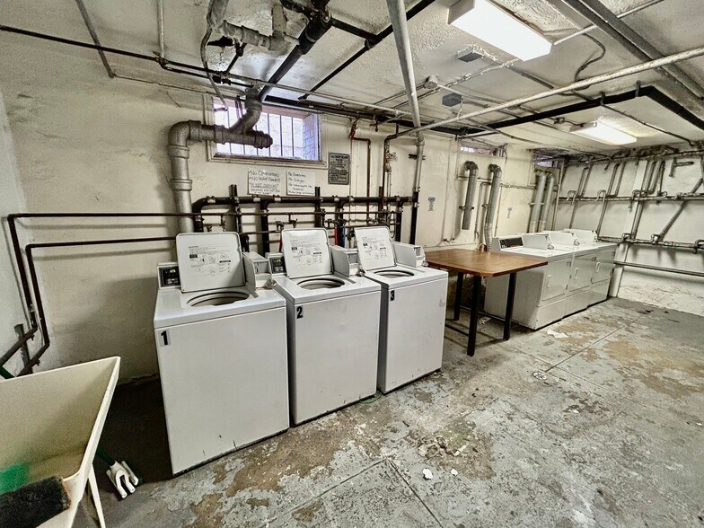 Building Photo - 1411 Toberman St