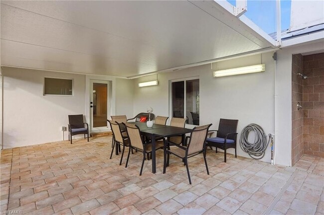 Building Photo - 339 Landmark St