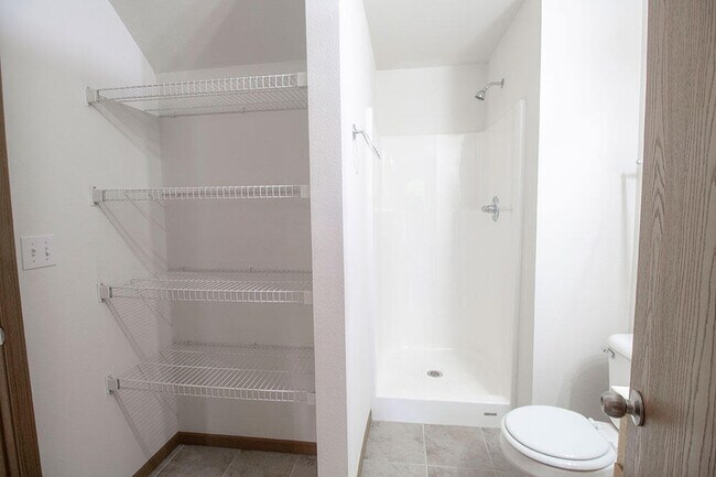 Building Photo - 2119 N Ballenger Ln