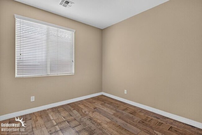 Building Photo - Beautiful 2Bdm 2Ba Home with Covered Backyard Patio in Buckeye - LOCATED IN A 55+ YEARS COMMUNITY.