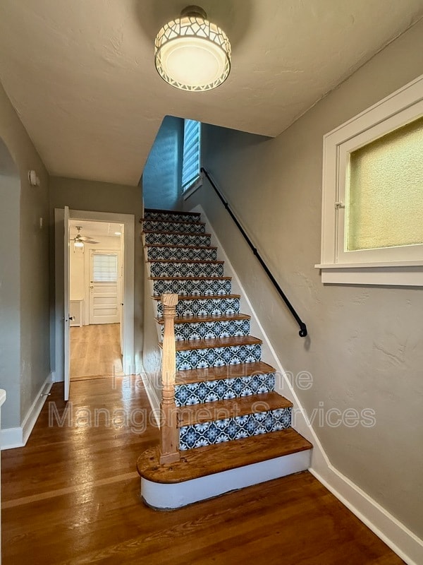 Building Photo - 544 James St