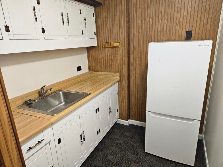 Building Photo - 19 W Water St