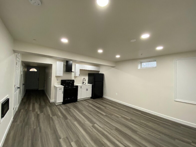 Primary Photo - 353 Daleview Dr