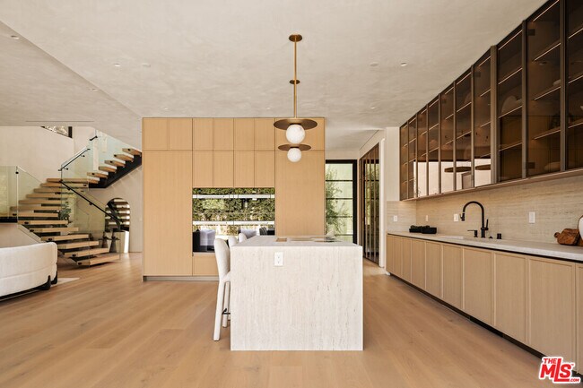 Building Photo - 4718 Lemona Ave