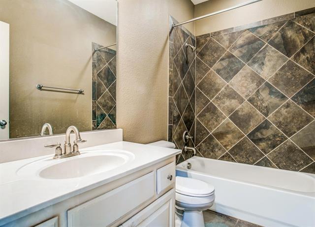 Building Photo - 935 Crestmoor Dr