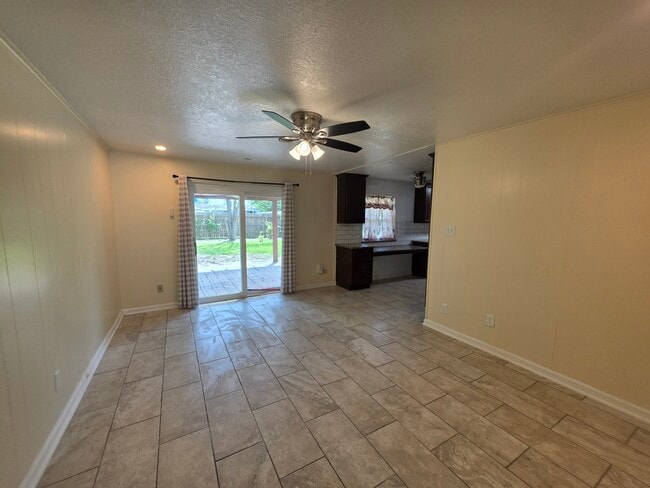 Building Photo - 3907 Grapevine St