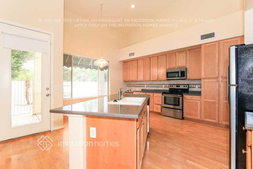 Building Photo - 5795 W Wethersfield Dr