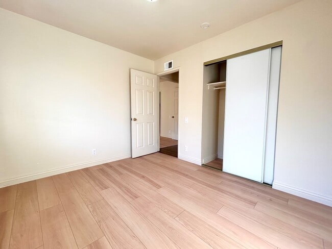 Building Photo - 942 Summerside Dr