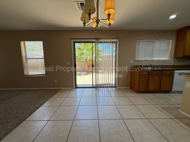 Building Photo - 8145 W Palo Verde Ave
