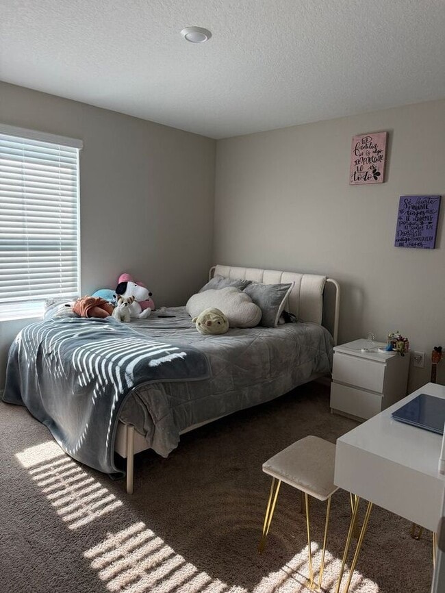 Building Photo - For Rent – Spacious 5-Bedroom Home in Lithia