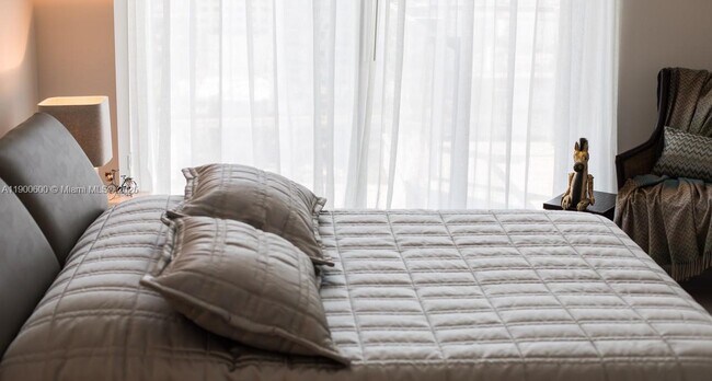 Building Photo - 68 SE 6th St