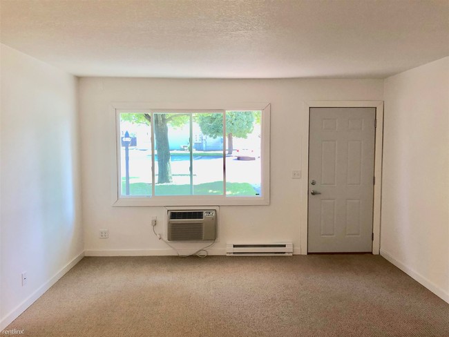 Building Photo - Studio, 1 bath  - Key West Apartments