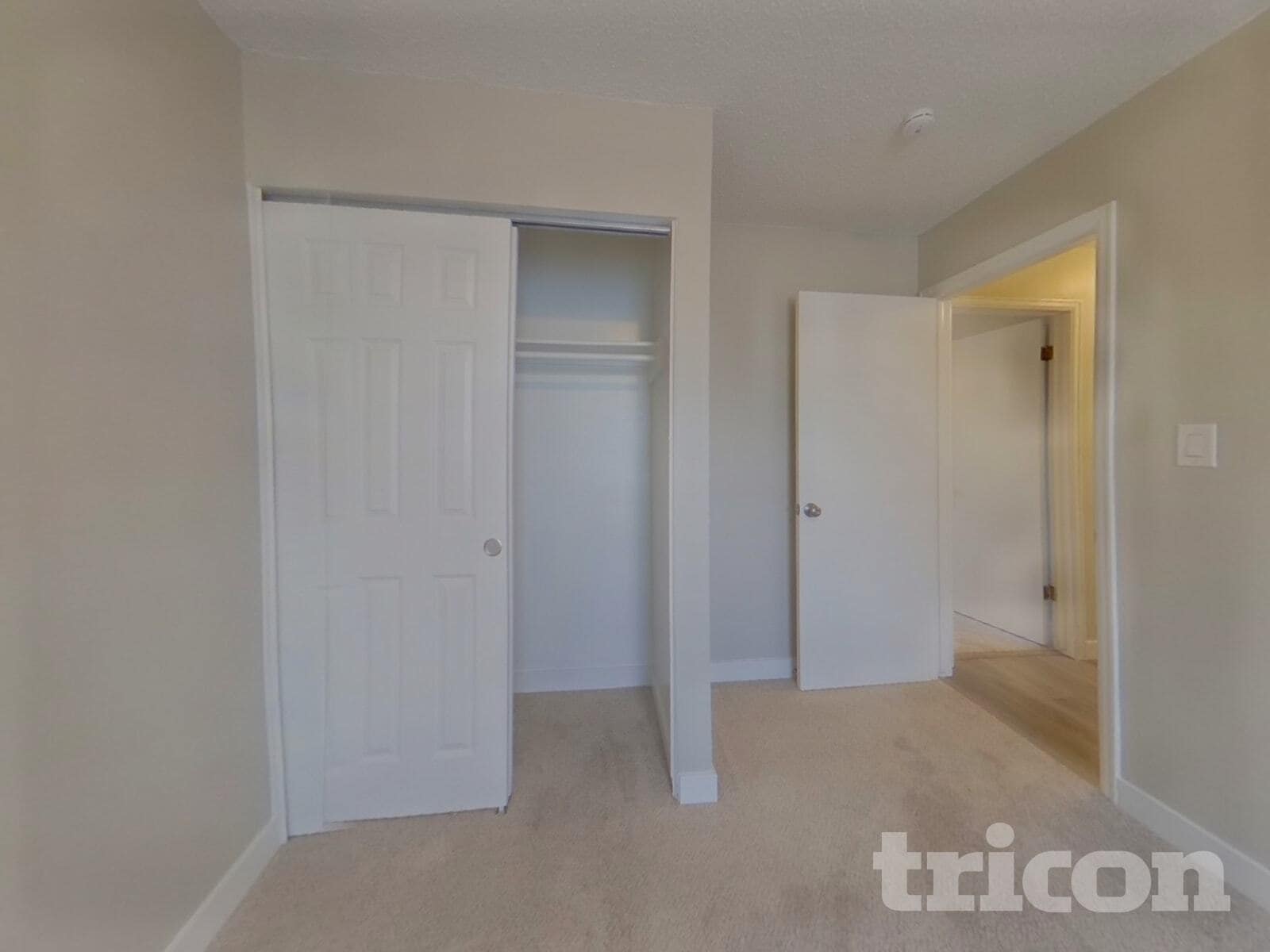 Building Photo - 2882 Dickens Dr