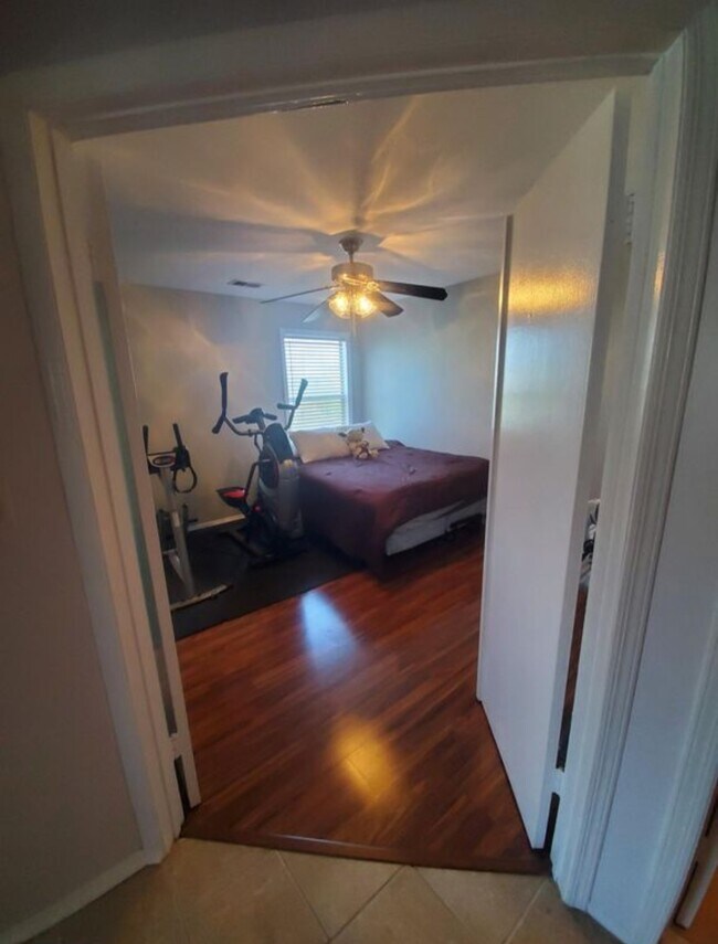 Building Photo - 452 Tournament Dr