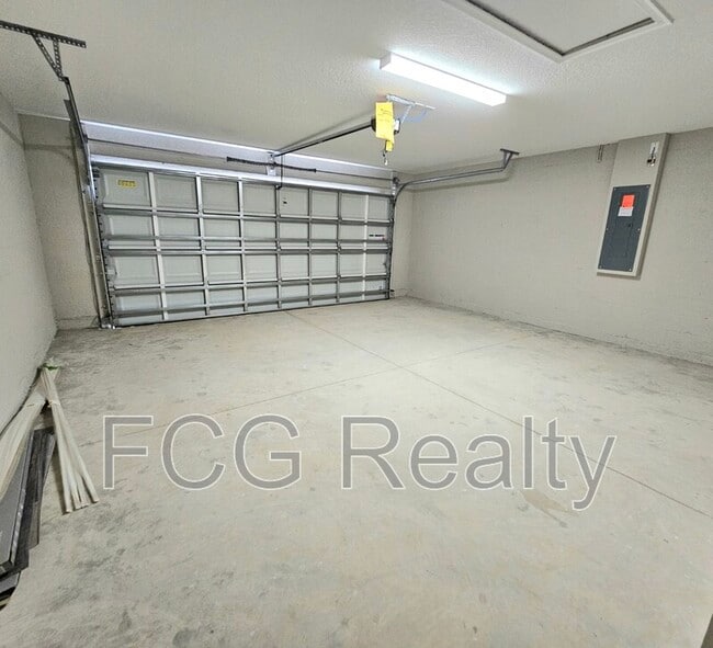 Building Photo - 7838 N Vivian Way