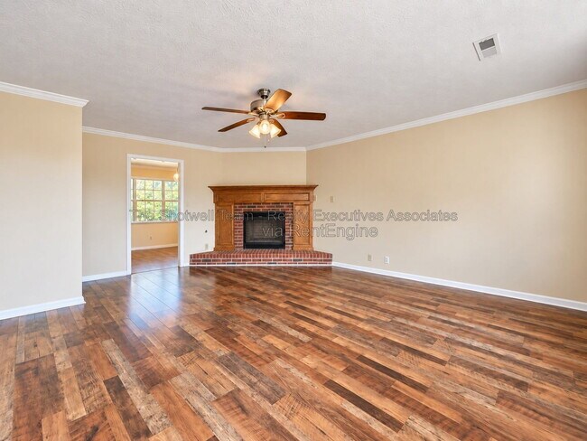 Building Photo - 407 Herringbone Ct