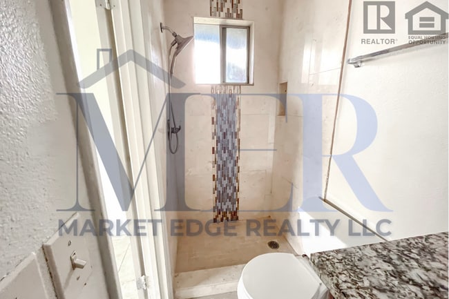 Building Photo - 3Bed/2Bath Apartment at 48th St/Thomas! Move-In Ready on 05/14/2026!--FENCED-IN YARD! NO HOA!