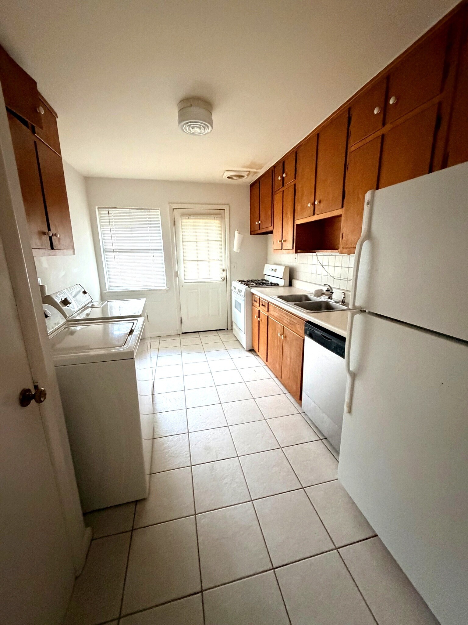 Building Photo - 1373 Markan Dr NE
