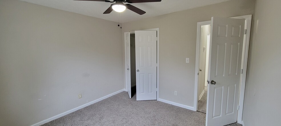 Building Photo - 118 Crystal Brk