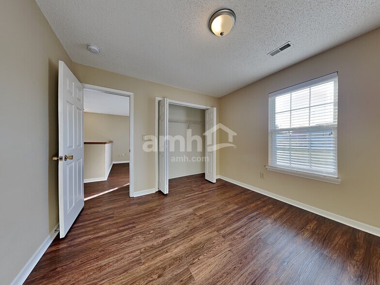 Building Photo - 15235 Follow Dr