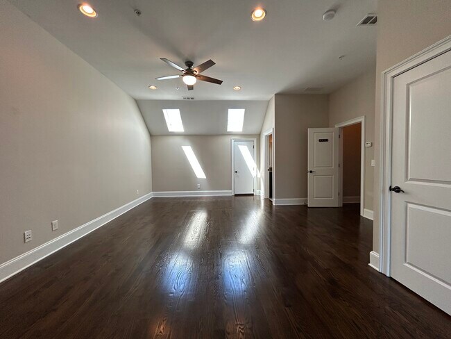 Building Photo - 1281 Dahlgren Lane