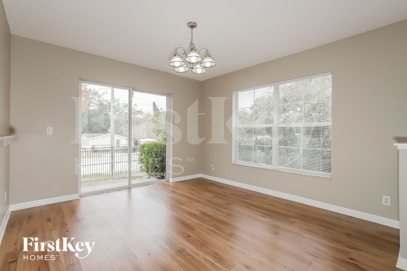 Building Photo - 228 Drawbridge Ln