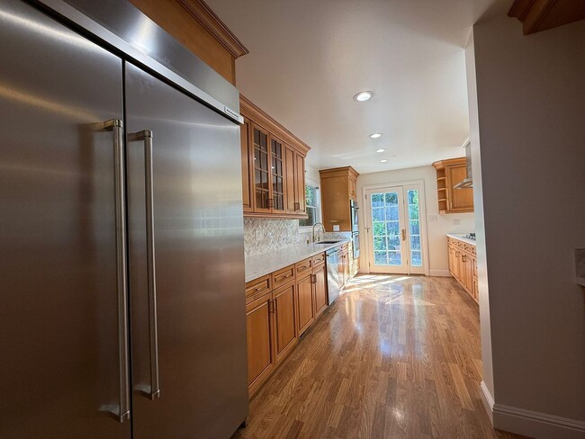 Building Photo - ? Elegant & Expansive Redwood City Home – ...