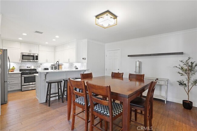 Building Photo - 1619 Carmel Cir W