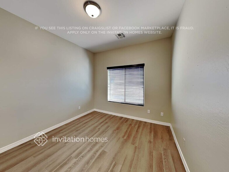 Building Photo - 42735 W Arizona Ave