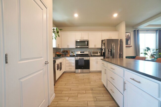 Building Photo - 5501 Charles Merle Dr.
