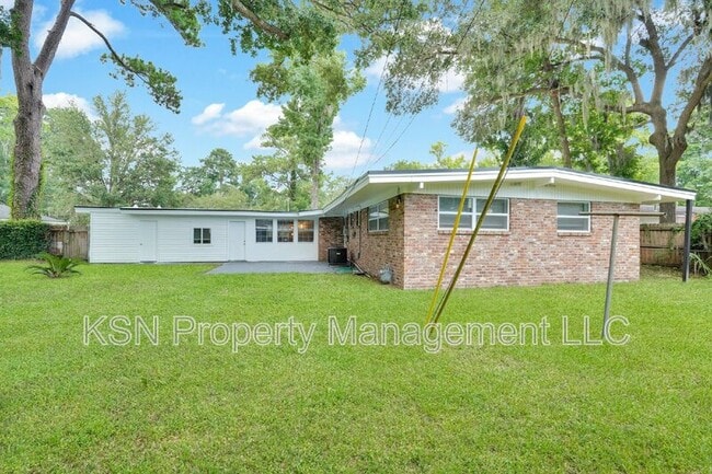 Building Photo - 117 Windsor Rd