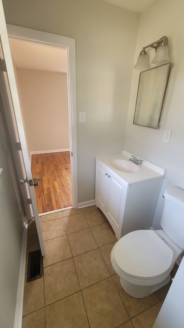 Building Photo - 3 Bedroom Brick Ranch