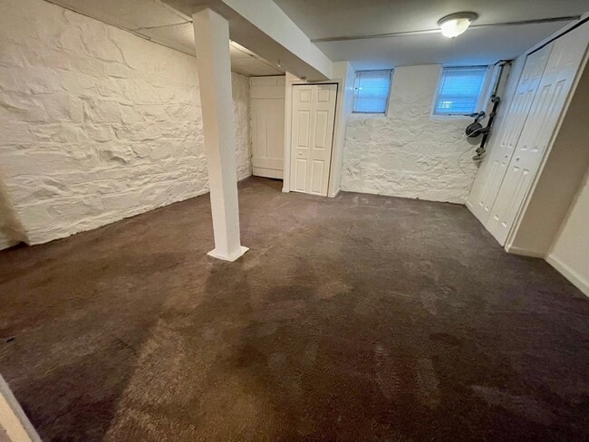 Building Photo - 27 Hopkins Ave