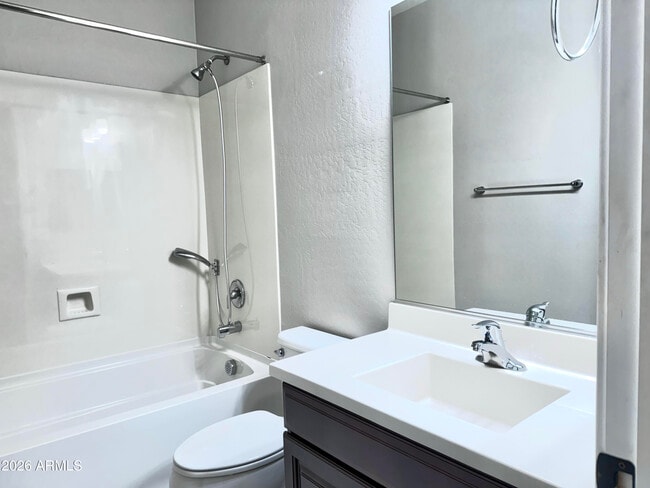 Building Photo - 1732 W Myrna Ln