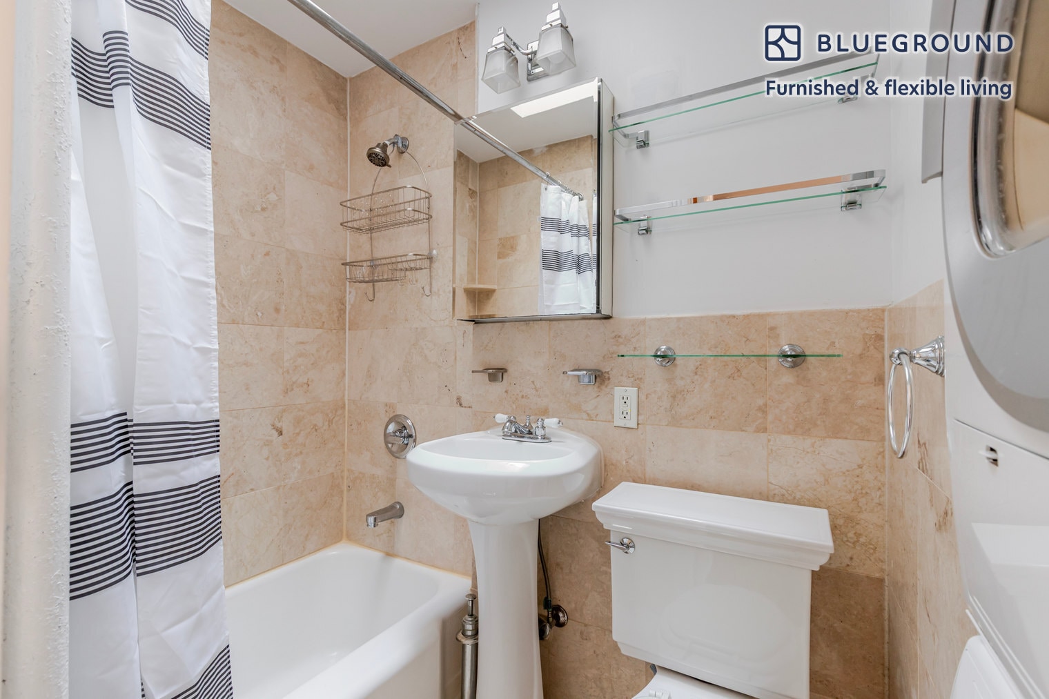 Building Photo - 562 Hudson St