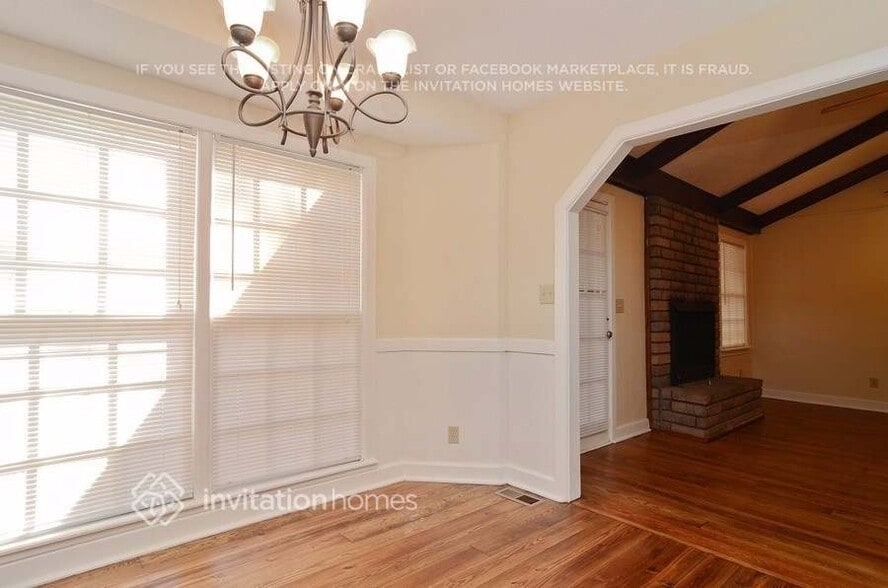 Building Photo - 6212 Shallowford Way