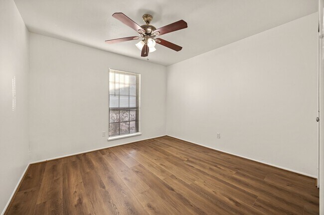 Building Photo - 16610 Carbridge Dr