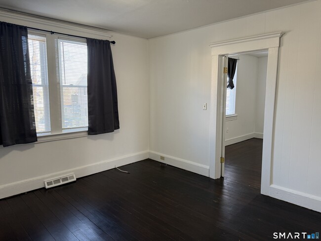 Building Photo - 81 Spruce St