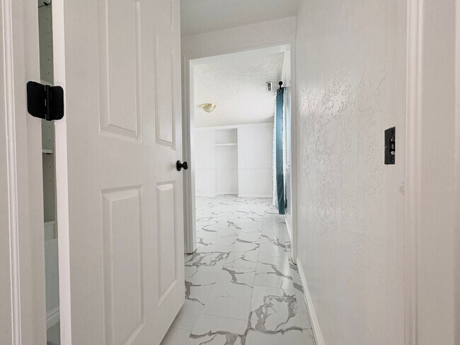 Building Photo - 4111 W 9580 S